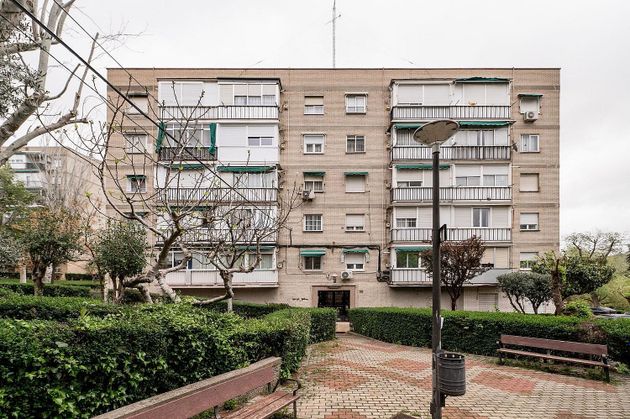 Foto 1 de Pis en venda a Ciudad 70 de 3 habitacions amb terrassa i jardí