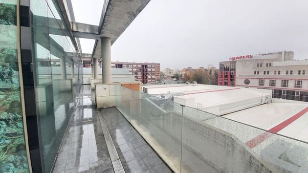 Foto 1 de Oficina en alquiler en Tres Olivos - Valverde con terraza y ascensor