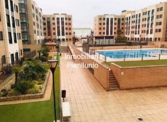 Foto 1 de Alquiler de piso en Rejas de 2 habitaciones con terraza y piscina