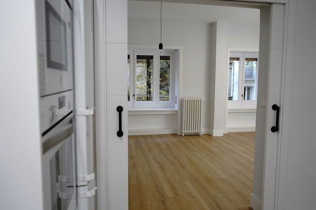 Foto 2 de Alquiler de piso en calle Benito Gutierrez de 4 habitaciones con aire acondicionado y calefacción