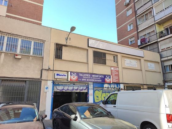 Foto 1 de Local en venda a La Paz de 62 m²