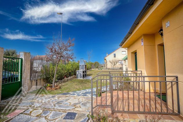 Foto 2 de Xalet en venda a Zarzuela del Monte de 3 habitacions amb terrassa i garatge