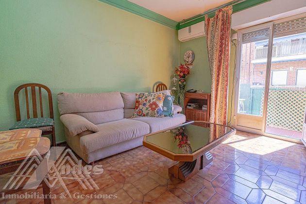 Foto 2 de Piso en venta en Moscardó de 3 habitaciones con terraza y aire acondicionado