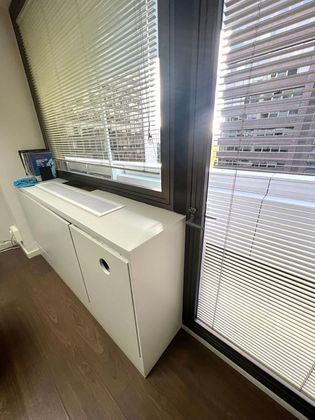 Foto 2 de Venta de oficina en Castillejos con aire acondicionado y calefacción