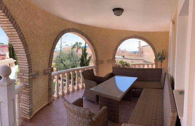 Foto 2 de Casa en venda a Monforte del Cid de 4 habitacions amb terrassa i piscina