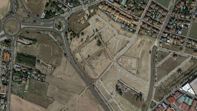 Foto 1 de Venta de terreno en avenida Pegaso de 6861 m²
