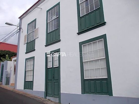 Foto 1 de Chalet en venta en Santa Cruz de la Palma de 5 habitaciones con terraza y jardín