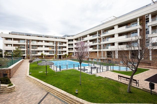Foto 1 de Pis en venda a Dehesa Navalcarbón – Montecillo de 4 habitacions amb terrassa i piscina