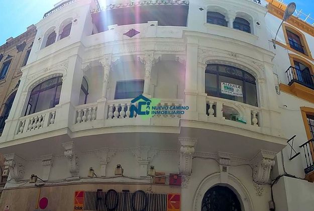 Foto 1 de Oficina en alquiler en calle Sierpes con terraza