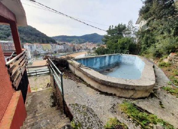 Foto 2 de Xalet en venda a Mendexa de 7 habitacions amb terrassa i piscina