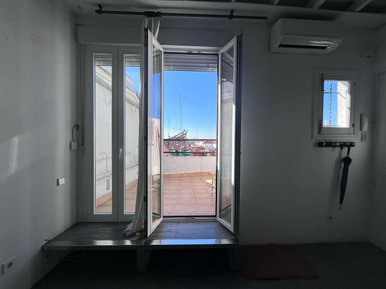 Foto 2 de Àtic en venda a Embajadores - Lavapiés de 1 habitació amb terrassa i aire acondicionat