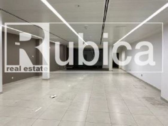 Foto 2 de Local en alquiler en calle Madrid de 269 m²