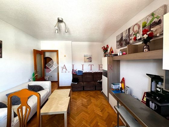 Foto 2 de Dúplex en lloguer a Casco Urbano de 3 habitacions amb mobles i calefacció