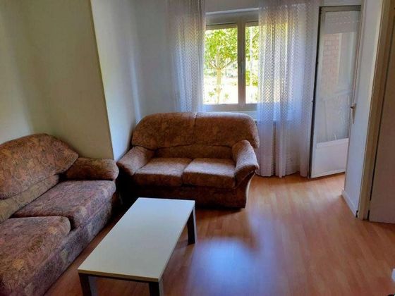 Foto 1 de Piso en alquiler en Vidal de 3 habitaciones con muebles y balcón