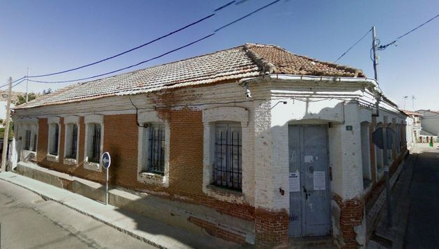 Foto 1 de Casa adossada en venda a calle De Las Huertas de 20 habitacions amb jardí