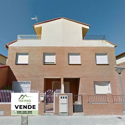 Foto 1 de Casa adosada en venta en calle Málaga de 5 habitaciones con terraza y garaje
