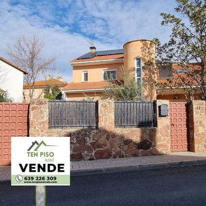 Foto 1 de Xalet en venda a calle Fuente del Arca de 5 habitacions amb terrassa i piscina