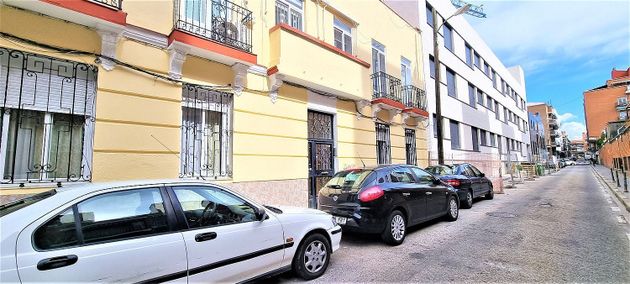 Foto 2 de Pis en venda a calle Del Estrecho de Gibraltar de 2 habitacions amb calefacció