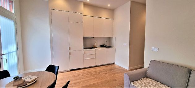 Foto 2 de Alquiler de piso en calle De Berastegui de 1 habitación con muebles y aire acondicionado