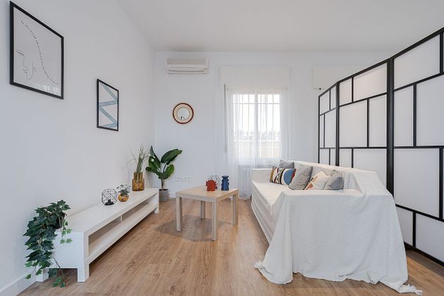 Foto 2 de Venta de piso en calle De Alonso Cano de 1 habitación con terraza y aire acondicionado