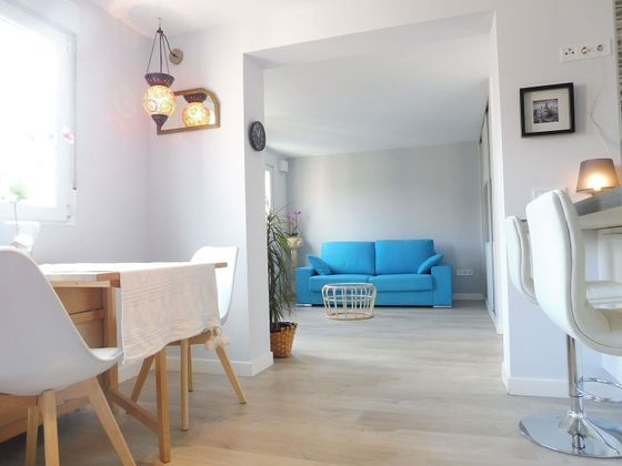 Foto 2 de Alquiler de piso en Ventas de 1 habitación con muebles y aire acondicionado