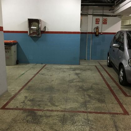 Foto 2 de Garaje en alquiler en calle General Diaz Porlier de 16 m²