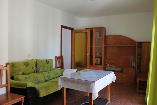 Foto 2 de Pis en venda a Priego de Córdoba de 3 habitacions amb mobles i balcó