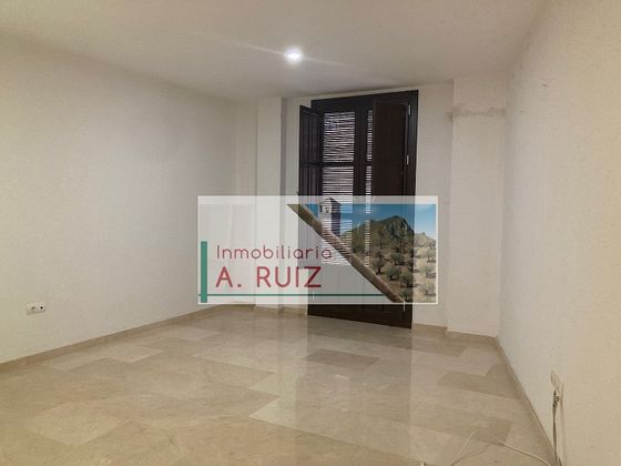 Foto 2 de Venta de piso en Priego de Córdoba de 2 habitaciones con aire acondicionado y ascensor