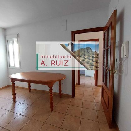 Foto 2 de Pis en venda a Almedinilla de 3 habitacions amb terrassa i garatge