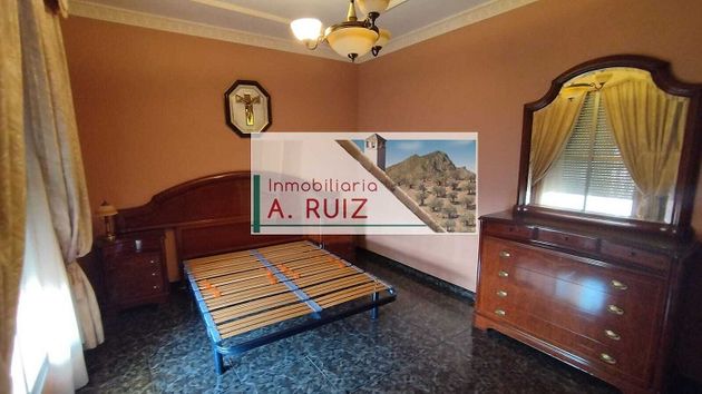 Foto 2 de Casa adossada en venda a Priego de Córdoba de 5 habitacions amb terrassa i balcó