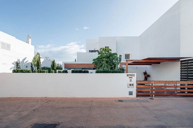 Foto 2 de Casa en venta en Rodalquilar - La Isleta de 2 habitaciones con terraza y piscina