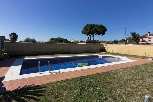 Foto 1 de Xalet en lloguer a Ctra Sanlúcar-Zona Cuatro Pinos de 3 habitacions amb piscina i garatge