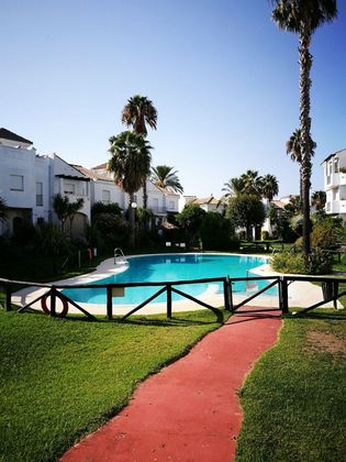 Foto 2 de Venta de casa adosada en Costa Ballena - Largo norte de 3 habitaciones con terraza y piscina