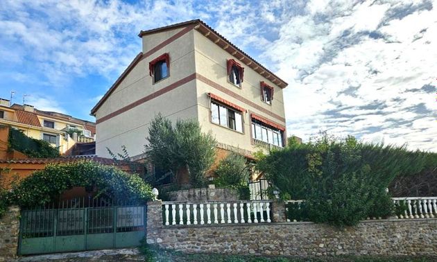 Foto 2 de Xalet en venda a calle Santa Águeda de 4 habitacions amb terrassa i piscina