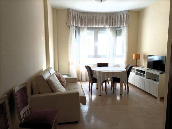 Foto 2 de Alquiler de piso en calle Condesa Villafuente Bermeja de 1 habitación con muebles y ascensor