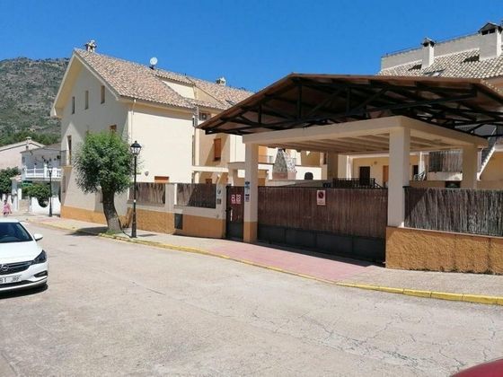 Foto 2 de Xalet en venda a Iruela (La) de 4 habitacions amb garatge i balcó