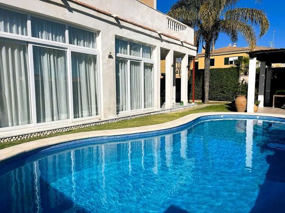 Foto 1 de Alquiler de chalet en Vistahermosa  - Fuentebravía de 4 habitaciones con terraza y piscina