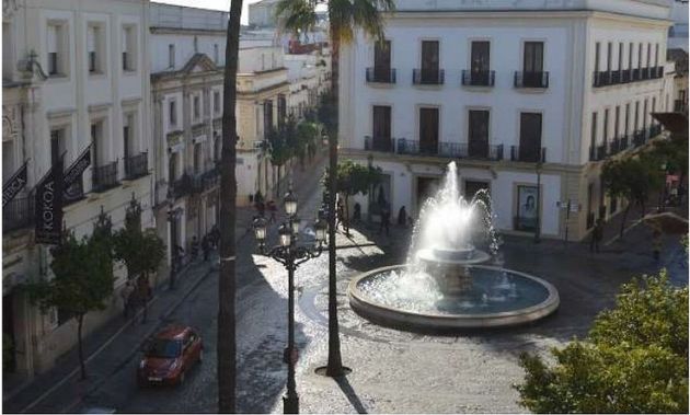 Foto 2 de Pis en venda a Centro - Jerez de la Frontera de 4 habitacions amb terrassa i aire acondicionat