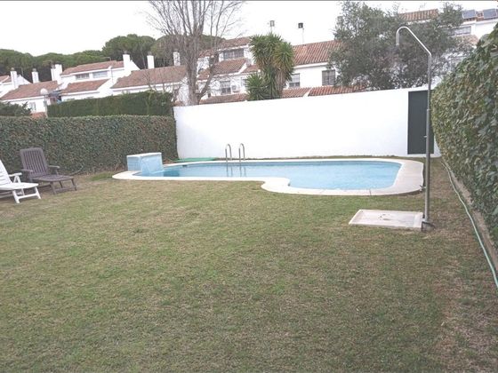 Foto 2 de Casa adossada en venda a Norte de 5 habitacions amb terrassa i piscina