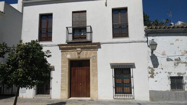 Foto 1 de Venta de chalet en Centro - Jerez de la Frontera de 11 habitaciones con terraza y aire acondicionado