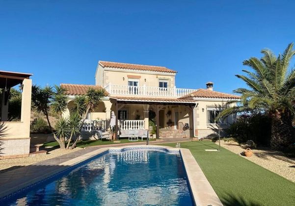 Foto 1 de Casa en venda a Zurgena de 3 habitacions amb terrassa i piscina