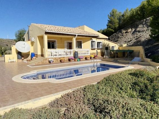 Foto 1 de Casa en venta en Vélez-Rubio de 3 habitaciones con terraza y piscina