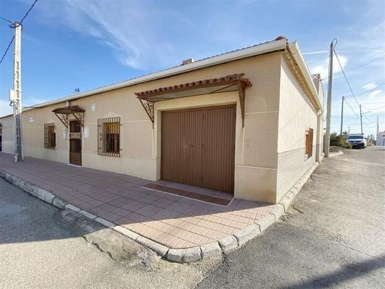 Foto 1 de Casa adossada en venda a Huércal-Overa de 6 habitacions amb terrassa i piscina