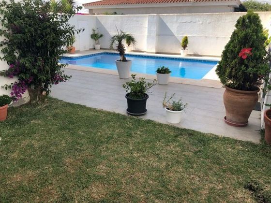 Foto 1 de Xalet en venda a El Rinconcillo de 4 habitacions amb terrassa i piscina