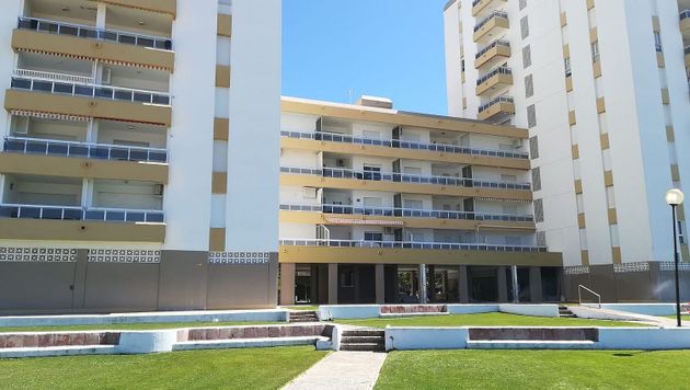 Foto 1 de Piso en venta en calle Javier Merello de 4 habitaciones con terraza y garaje