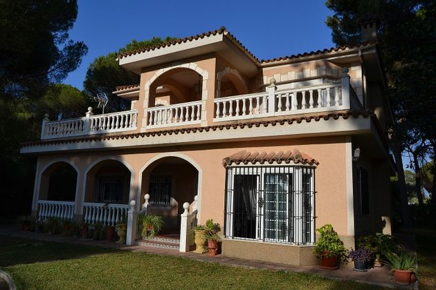 Foto 1 de Xalet en venda a calle El Chaparrito de 4 habitacions amb terrassa i jardí