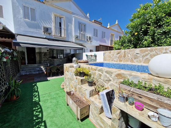 Foto 1 de Casa en venta en Este-Delicias de 3 habitaciones con piscina y jardín