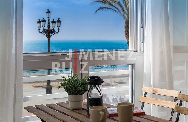 Foto 1 de Piso en venta en La Caleta - La Viña de 4 habitaciones con terraza y balcón