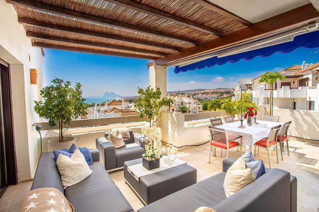 Foto 1 de Àtic en venda a San Roque de 2 habitacions amb terrassa i piscina