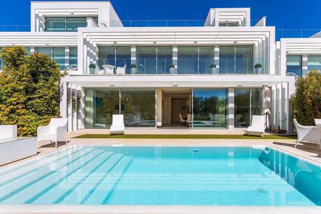 Foto 1 de Casa en venda a Sotogrande Alto de 4 habitacions amb terrassa i piscina